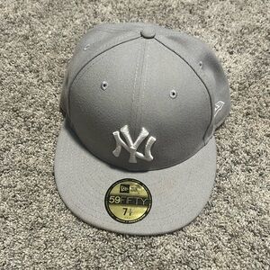 Grey New York Yankees 7 1/8 Fitted Cap